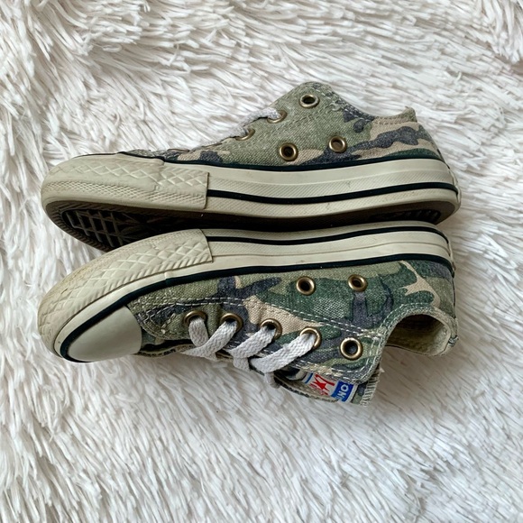 Converse Sneakers in Camo Print •Size 11 - Picture 4 of 7